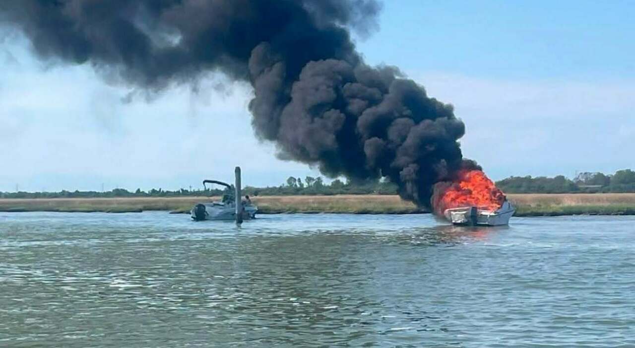 incendio in barca nella laguna veneta i quattro passeggeri si tuffano nel lago del duro per sfuggire alle fiamme due ustionati da Ilgazzettino.it incendio in barca nella laguna veneta i quattro passeggeri si tuffano nel lago del duro per sfuggire alle fiamme due ustionati