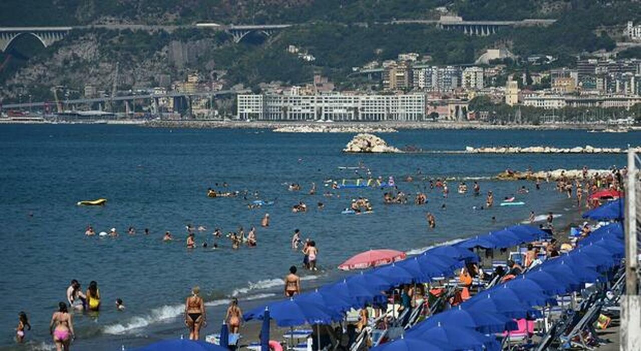 acque limpide ma bollenti il mare nostrum diventa una maxi piscina naturale da Ilmattino.it acque limpide ma bollenti il mare nostrum diventa una maxi piscina naturale