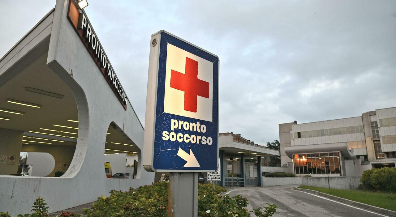 Investigazioni interne all’Usl hanno rivelato due medici in gita con le amanti e due dipendenti denunciati per furti in farmacia