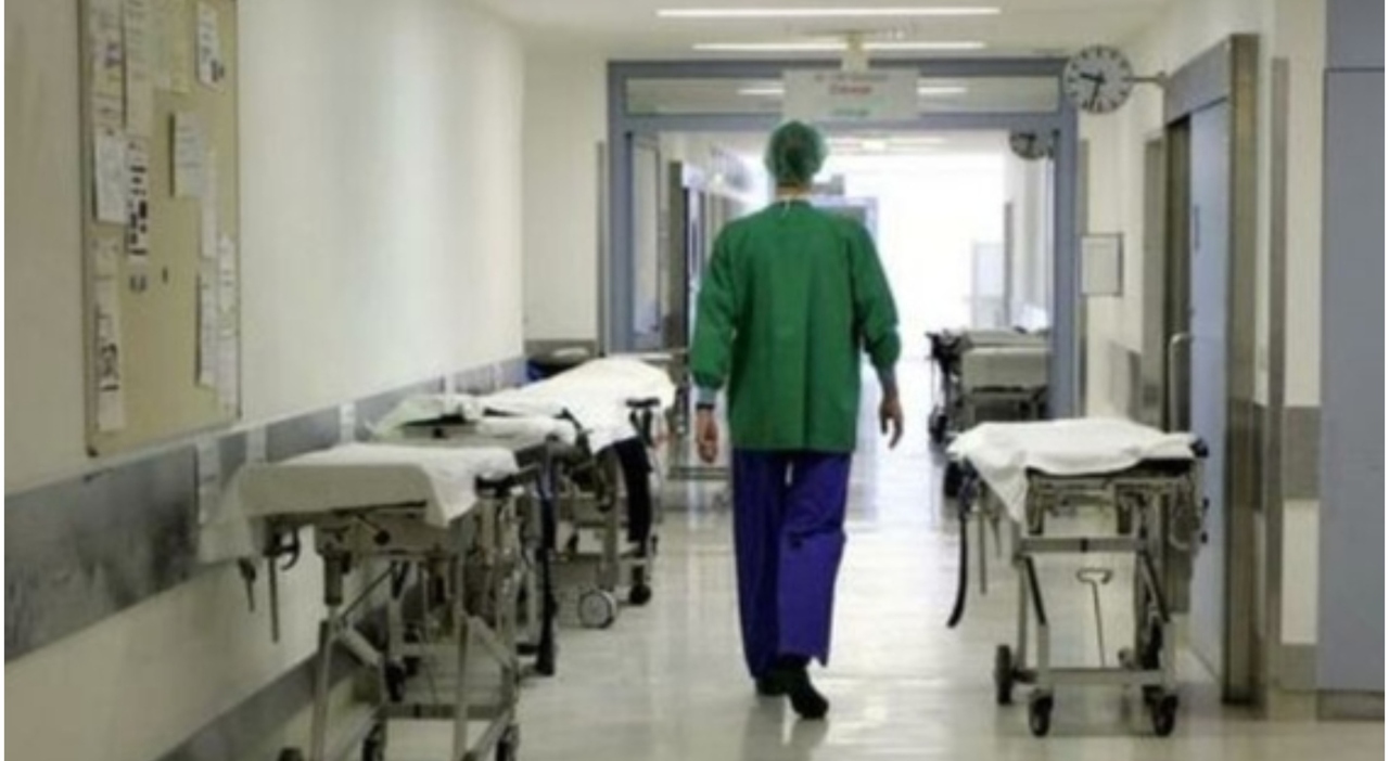 https://statics.cedscdn.it/photos/MED_HIGH/2026/08/12/9704293_12151838_testate_pugni_medici_poliziotti_far_west_ospedale_galatina_oggi.jpg