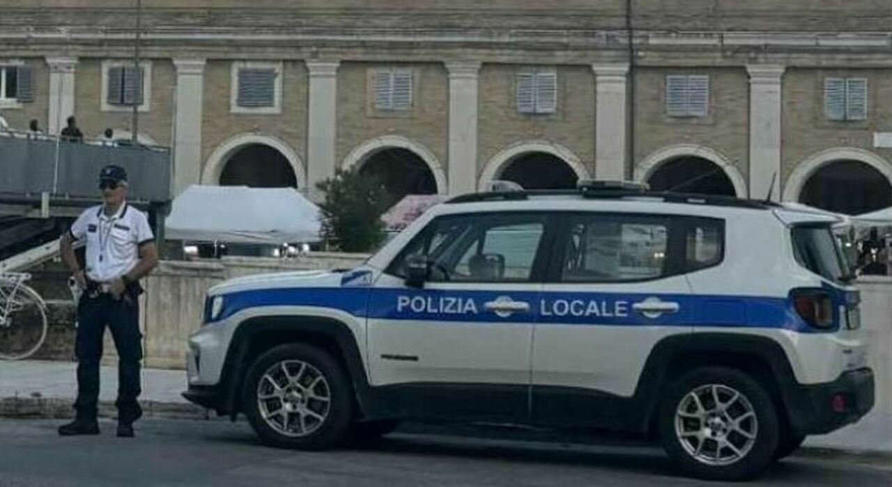 multato per divieto di sosta mentre salva una 15enne la polizia locale di senigallia annulla la sanzione da Corriereadriatico.it multato per divieto di sosta mentre salva una 15enne la polizia locale di senigallia annulla la sanzione