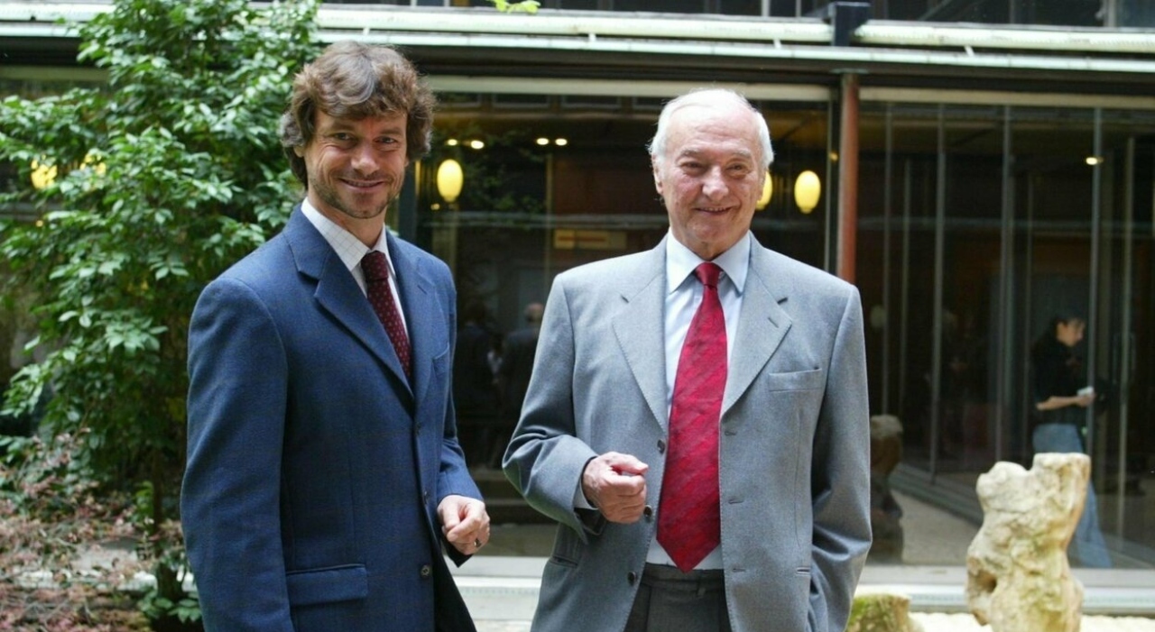 https://statics.cedscdn.it/photos/MED_HIGH/2026/08/14/9707567_14092013_alberto_angela_e_papa_pietro.jpg