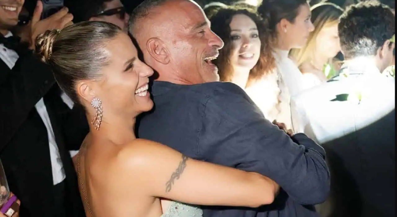 https://statics.cedscdn.it/photos/MED_HIGH/2026/08/14/9707676_14113521_coppie_vip_gli_ex_rimasti_amici_dopo_la_separazione._da_eros_ramazzotti_e_michelle_hunziker_a_elisa_3_.jpg