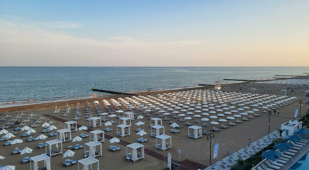 sconti per gli ombrelloni sulla spiaggia del casabianca ma solo per i veneti riconoscimento a chi vive il territorio tutto l anno da Ilgazzettino.it sconti per gli ombrelloni sulla spiaggia del casabianca ma solo per i veneti riconoscimento a chi vive il territorio tutto l anno