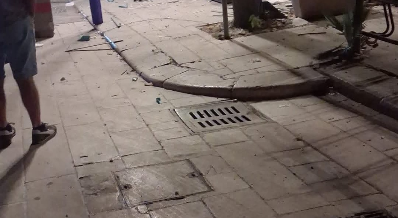 san ferdinando di puglia bomba distrugge un chiosco di bibite paura nella notte da Quotidianodipuglia.it san ferdinando di puglia bomba distrugge un chiosco di bibite paura nella notte