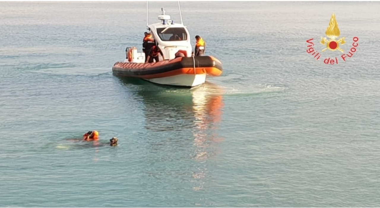 https://statics.cedscdn.it/photos/MED_HIGH/2026/08/16/9709823_16140054_sebastiano_piaggi_disperso_mare_ferragosto_la_spezia_oggi.jpg