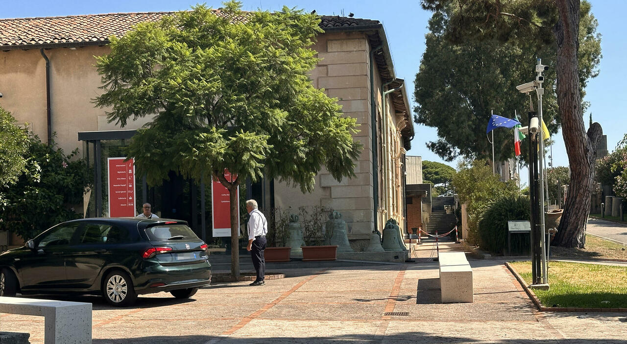 https://statics.cedscdn.it/photos/MED_HIGH/2026/08/16/9709828_16142220_rubate_sei_opere_antonello_messina_museo_mume_due_ritrovate_direttrice_cosa_ha_detto_oggi.jpg