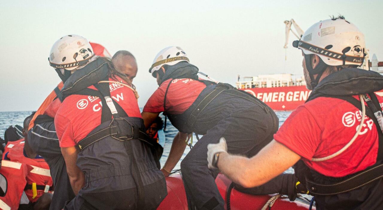 imbarcazione soccorsa in mare 7 migranti morti 2 sono gravi altri 50 naufraghi in salvo la nave di emergency verso il porto di bari da Quotidianodipuglia.it imbarcazione soccorsa in mare 7 migranti morti 2 sono gravi altri 50 naufraghi in salvo la nave di emergency verso il porto di bari
