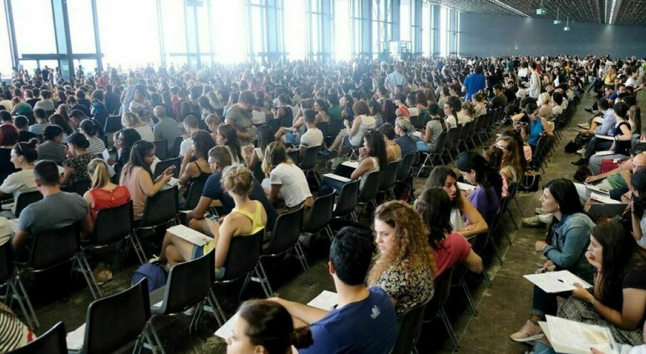 https://statics.cedscdn.it/photos/MED_HIGH/2026/08/18/9713158_18173620_concorsi_pubblici.jpg