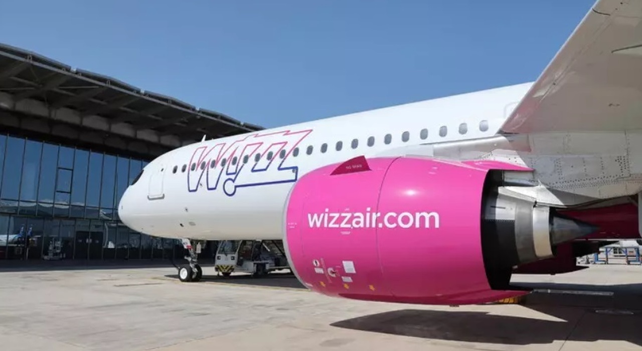 https://statics.cedscdn.it/photos/MED_HIGH/2026/08/20/9716279_20093814_wizzair.jpg