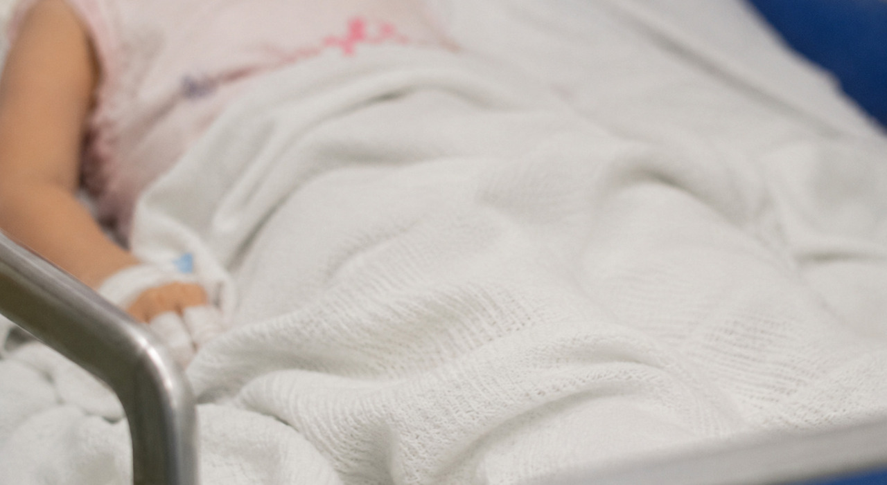https://statics.cedscdn.it/photos/MED_HIGH/2026/08/20/9716584_20155336_bambina_morta_palermo_difterite_genitori_no_vax_vaccino.jpg