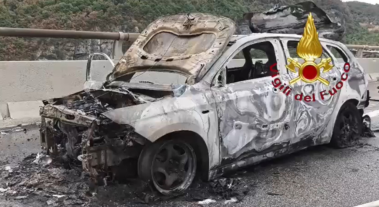auto esce di strada sul viadotto dell a27 e prende fuoco il conducente di 83 anni salvato in tempo dai vigili del fuoco da Ilgazzettino.it auto esce di strada sul viadotto dell a27 e prende fuoco il conducente di 83 anni salvato in tempo dai vigili del fuoco