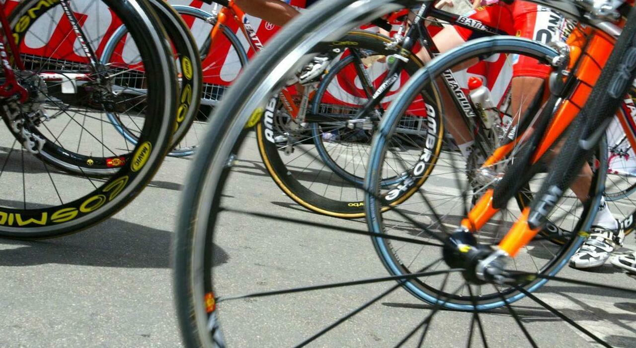 https://statics.cedscdn.it/photos/MED_HIGH/2026/08/20/9716650_20170437_pistola_ciclisti_colli_euganei_erik_magagnotti.jpg