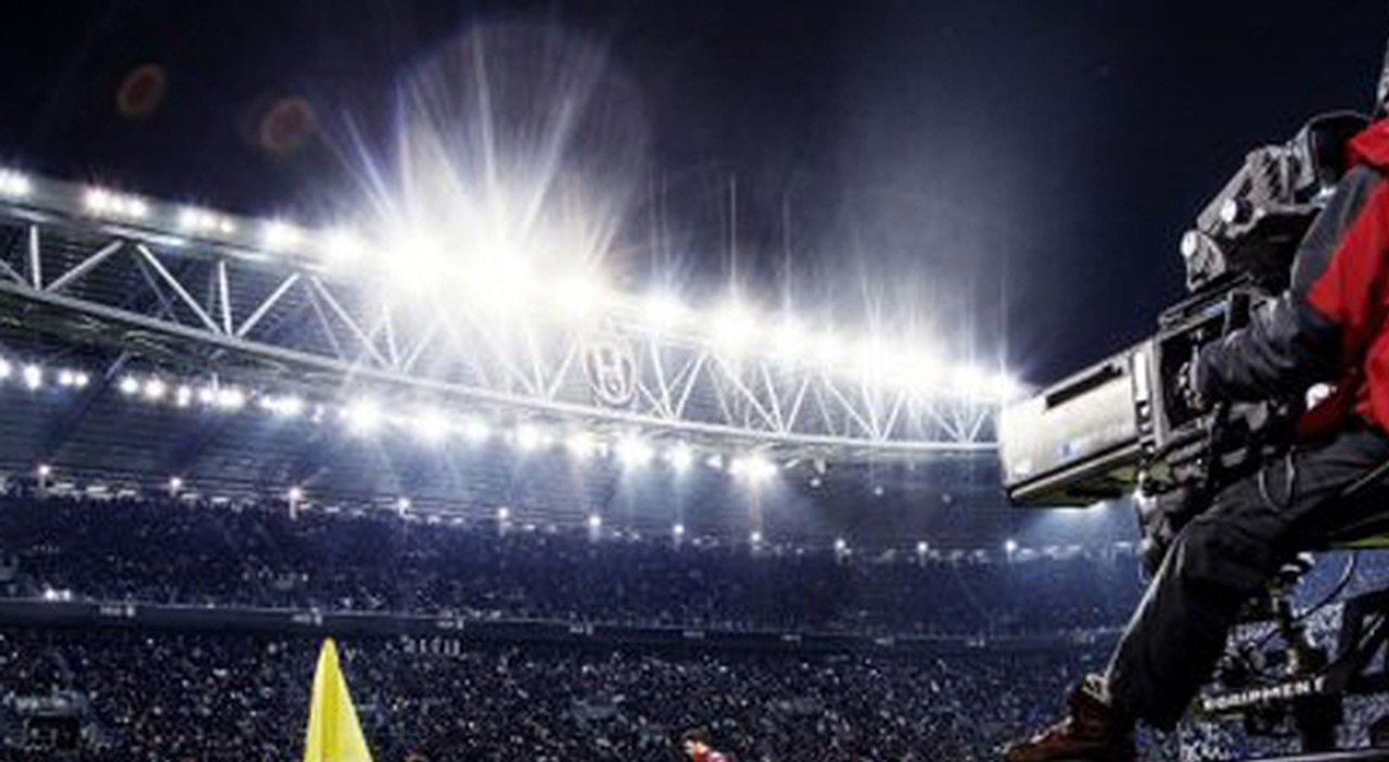 https://statics.cedscdn.it/photos/MED_HIGH/2026/08/20/9716802_20194448_calcio_tv_sky_dazn_prezzi_abbonamenti.jpg