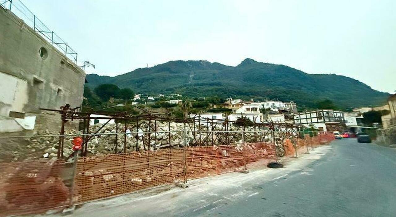 ischia case da ricostruire fondi a chi lascia lisola da Ilmattino.it ischia case da ricostruire fondi a chi lascia lisola