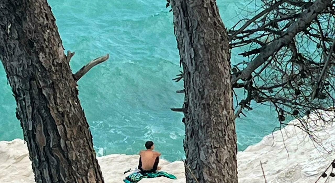 sirolo otto ragazzini sfidano il divieto ai lavi tuffi dagli scogli dove sono morte tre persone da Corriereadriatico.it sirolo otto ragazzini sfidano il divieto ai lavi tuffi dagli scogli dove sono morte tre persone