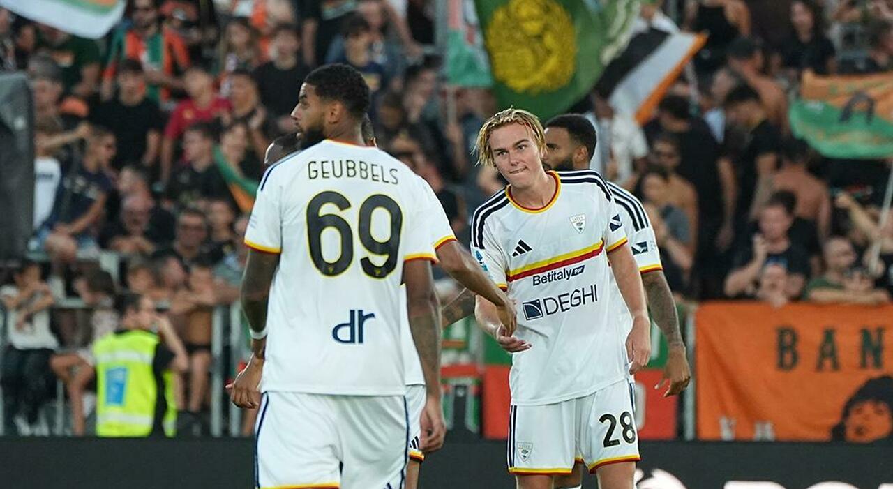 olaf gorter chi 232 il centrocampista del lecce a segno alla prima giornata il debutto con difra singapore e l ajax da Quotidianodipuglia.it olaf gorter chi 232 il centrocampista del lecce a segno alla prima giornata il debutto con difra singapore e l ajax