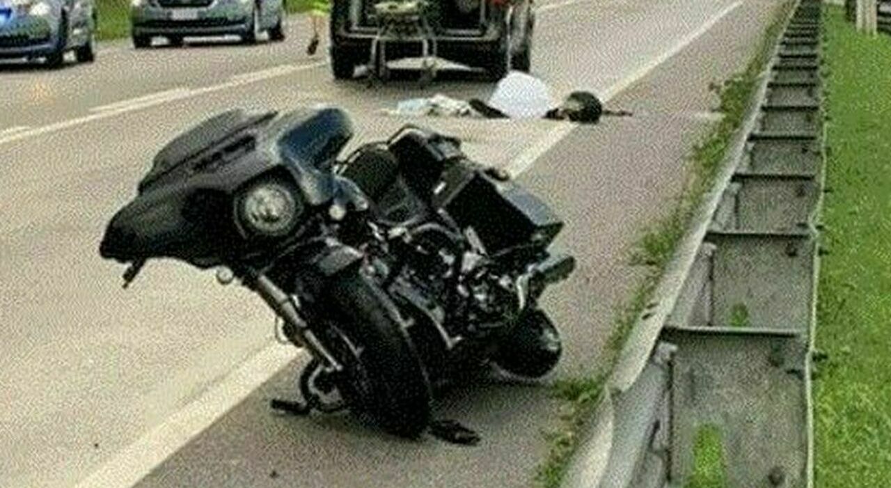 https://statics.cedscdn.it/photos/MED_HIGH/2026/08/24/9722769_24071529_harley_morto_incidente_moto.jpg