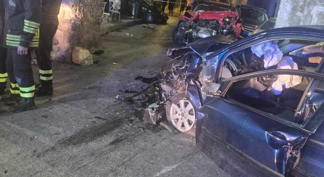 incidente nel centro abitato tre auto coinvolte sei feriti paura nei bar della movida da Quotidianodipuglia.it incidente nel centro abitato tre auto coinvolte sei feriti paura nei bar della movida