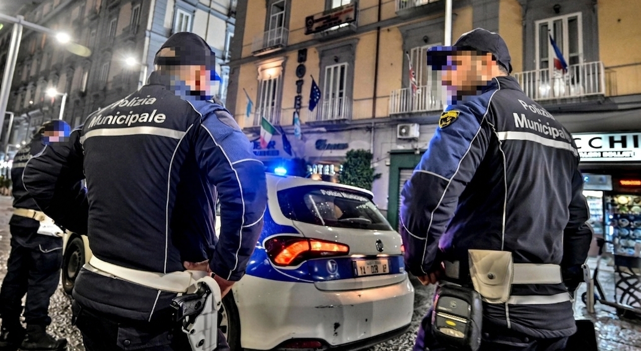 blocca una turista nel bagno e prova a violentarla arrestato un 29enne a napoli da Ilmattino.it blocca una turista nel bagno e prova a violentarla arrestato un 29enne a napoli