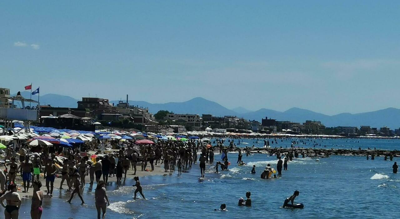 https://statics.cedscdn.it/photos/MED_HIGH/2026/08/24/9723013_24131143_gaeta_atti_osceni_spiaggia_minorenni_denunciato.jpg