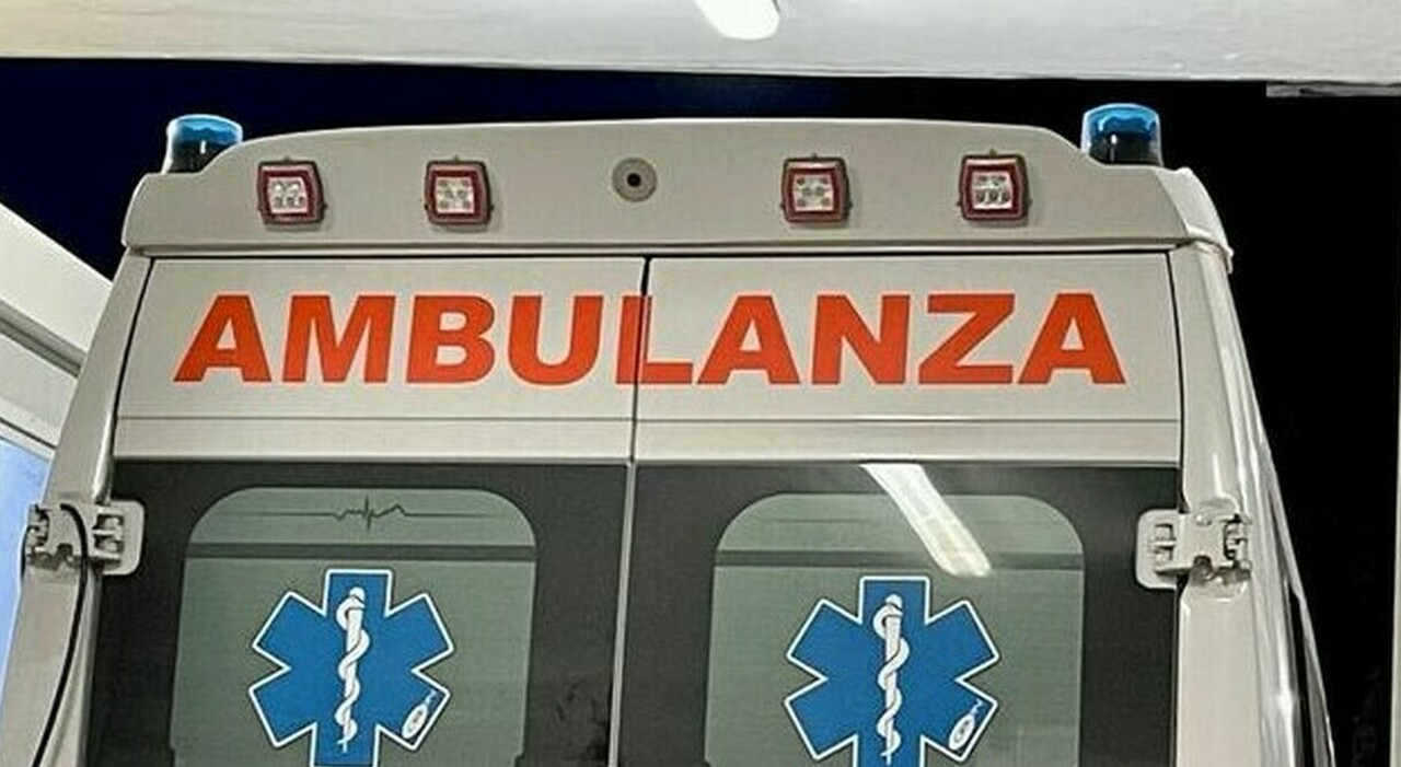https://statics.cedscdn.it/photos/MED_HIGH/2026/08/25/9724937_25153234_uomo_tenta_suicidio_benzina_distributore_roma_come_sta.jpg
