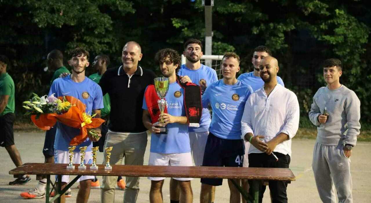 Ragazzi di Santa Bona riabilitano un campo da calcio abbandonato, organizzano tornei e coinvolgono la comunità