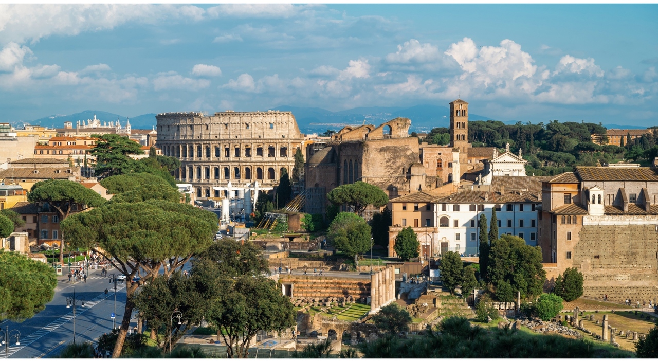 https://statics.cedscdn.it/photos/MED_HIGH/2026/08/26/9726400_26085346_roma.jpg