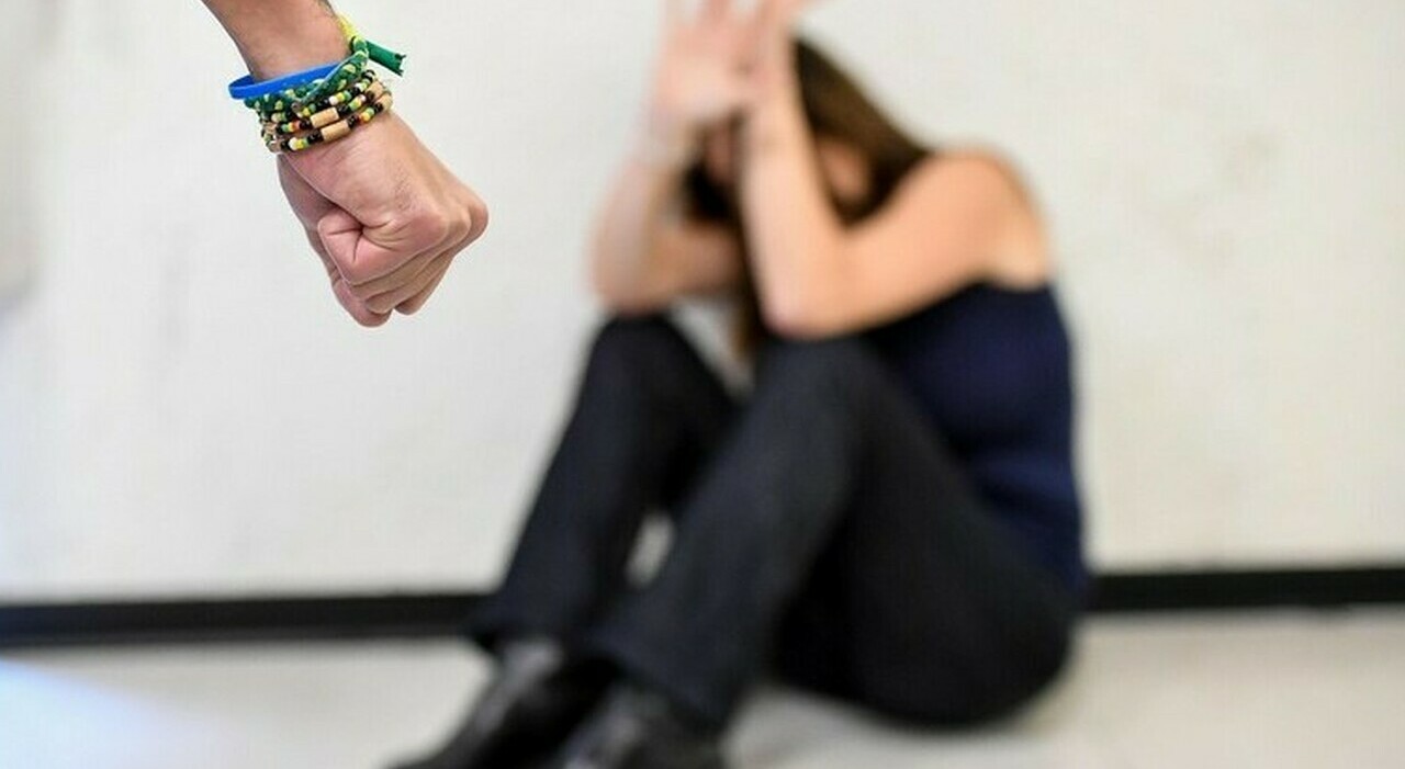 https://statics.cedscdn.it/photos/MED_HIGH/2026/08/26/9726763_26154936_violenze_ex_compagna_davanti_figlio_stupro_minacce_ammonimento.jpg
