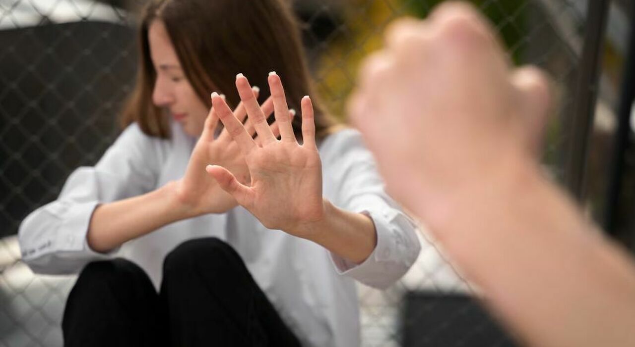 https://statics.cedscdn.it/photos/MED_HIGH/2026/08/27/9728477_27153907_viterbo_sequestra_compagna_violenza_sessuale_maltrattamenti.jpg