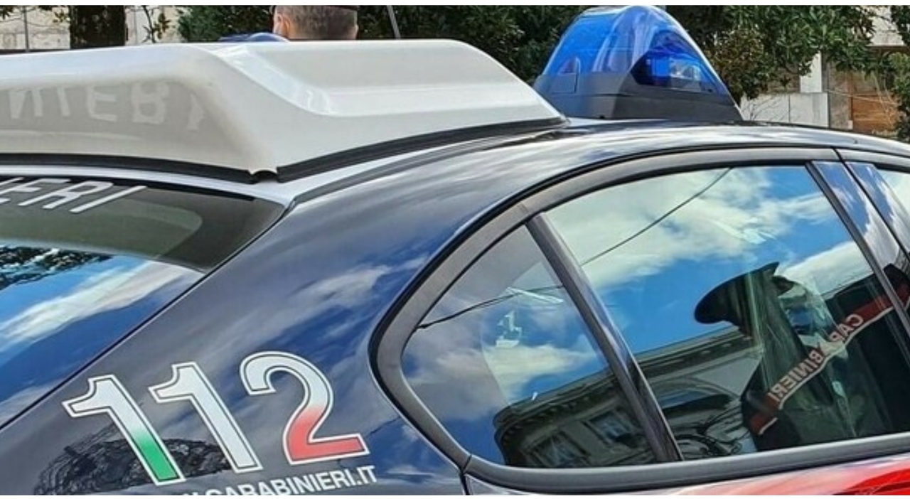https://statics.cedscdn.it/photos/MED_HIGH/2026/08/27/9728501_27160913_aiuto_sono_solo_in_casa_e_non_ho_nulla_da_mangiare_i_carabinieri_gli_portano_la_spesa.jpg