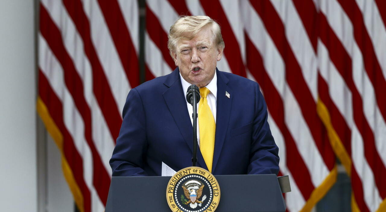 https://statics.cedscdn.it/photos/MED_HIGH/2026/08/27/9728550_27174524_trump_mappa_penna_lago_ontario_cambia_nome_cosa_e_successo_oggi.jpg