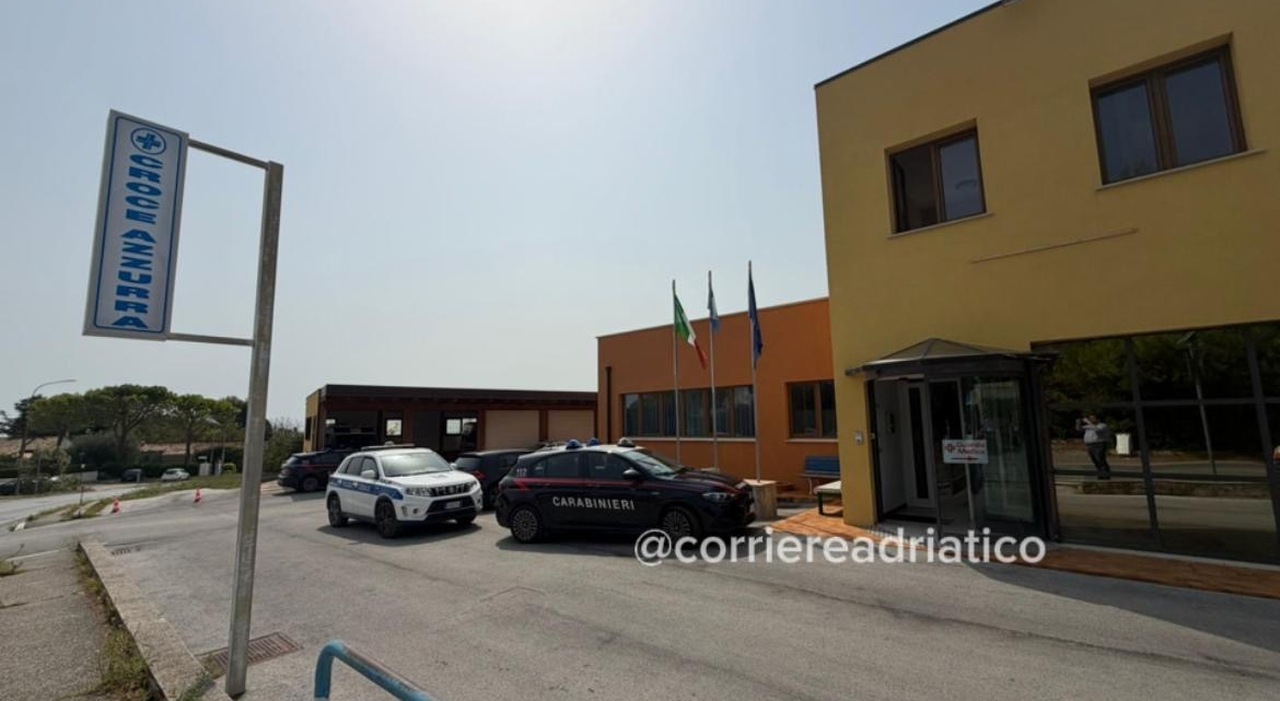 paura alla croce azzurra di sirolo componente del direttivo estrae la pistola dopo la lite da Corriereadriatico.it paura alla croce azzurra di sirolo componente del direttivo estrae la pistola dopo la lite