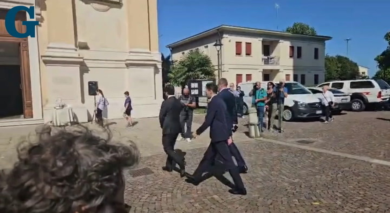 https://statics.cedscdn.it/photos/MED_HIGH/2026/08/29/9732040_poster.jpg