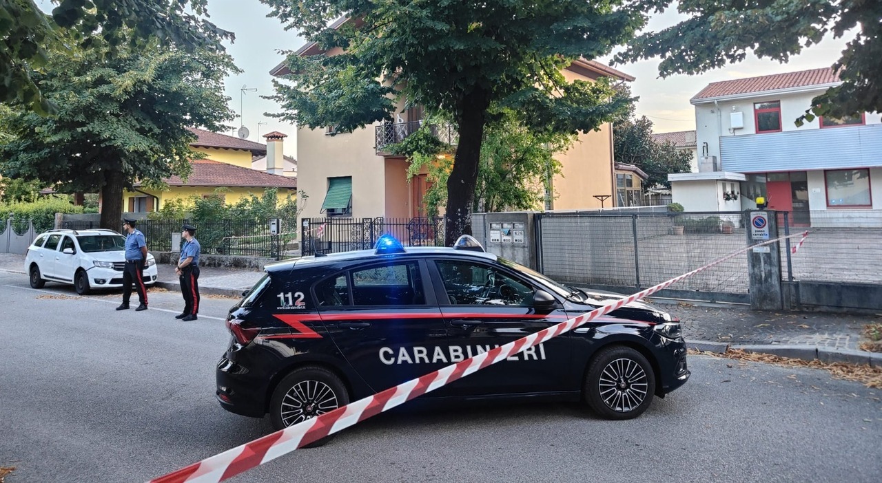 uccide la moglie a coltellate i vicini di casa sentono le urla e lanciano l allarme chen fengjiao muore a 54 anni da Ilgazzettino.it uccide la moglie a coltellate i vicini di casa sentono le urla e lanciano l allarme chen fengjiao muore a 54 anni