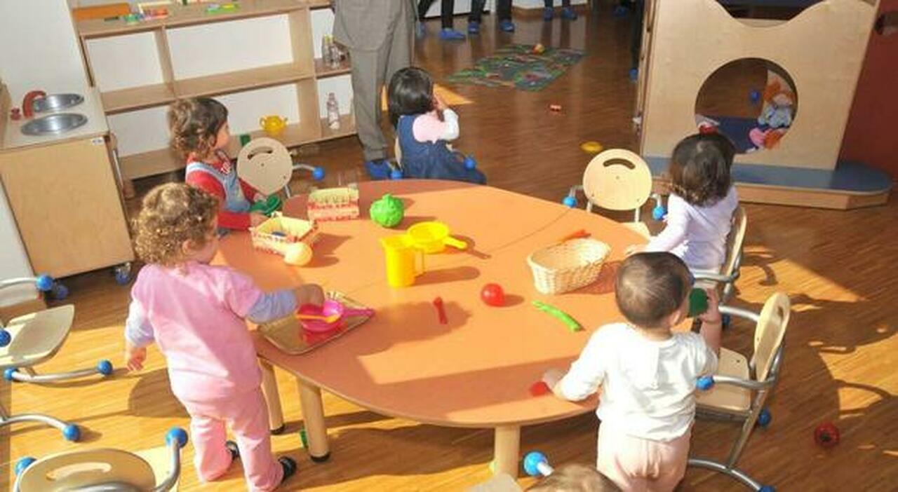 Genitori protestano per aumento rette asilo nido a Riese Pio X, costi extra da 800 euro