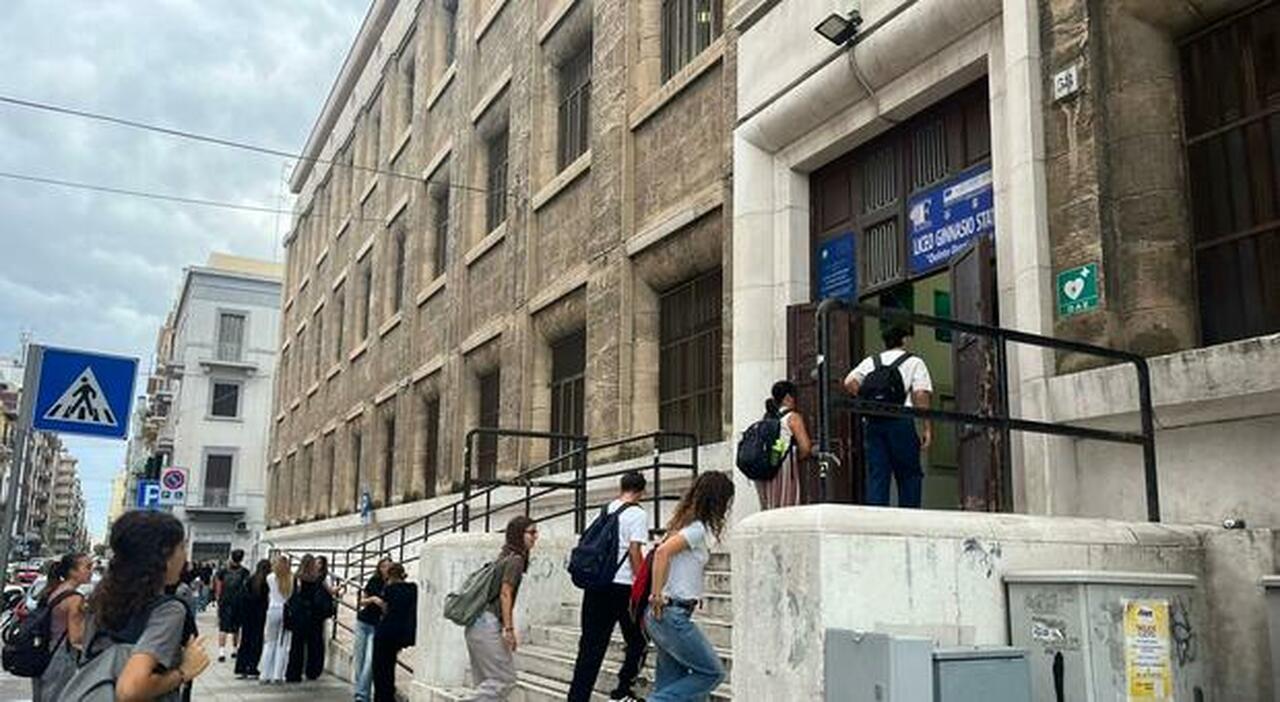ritorno a scuola in puglia presidi contro il caldo e aule senza climatizzatori da Quotidianodipuglia.it ritorno a scuola in puglia presidi contro il caldo e aule senza climatizzatori