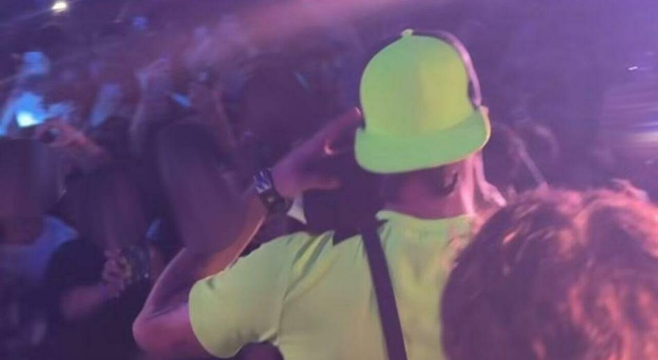 spray urticante al concerto trap torna lincubo paura tra i ragazzi a la plaza di camerano due minorenni in ospedale stordite dall alcol portato da casa da Corriereadriatico.it spray urticante al concerto trap torna lincubo paura tra i ragazzi a la plaza di camerano due minorenni in ospedale stordite dall alcol portato da casa
