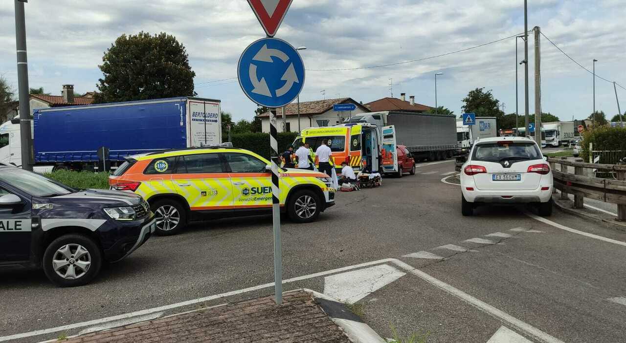cade dalla bici dopo l urto con un veicolo un furgone la prende in pieno morta una ragazza di 20 anni da Ilgazzettino.it cade dalla bici dopo l urto con un veicolo un furgone la prende in pieno morta una ragazza di 20 anni