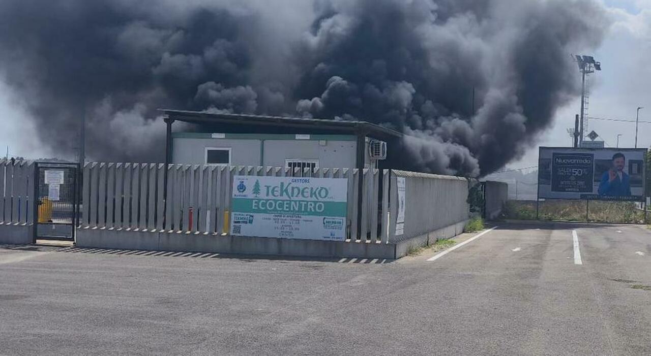 salento incendio in un altro ecocentro a fuoco apparecchi elettronici da Quotidianodipuglia.it salento incendio in un altro ecocentro a fuoco apparecchi elettronici