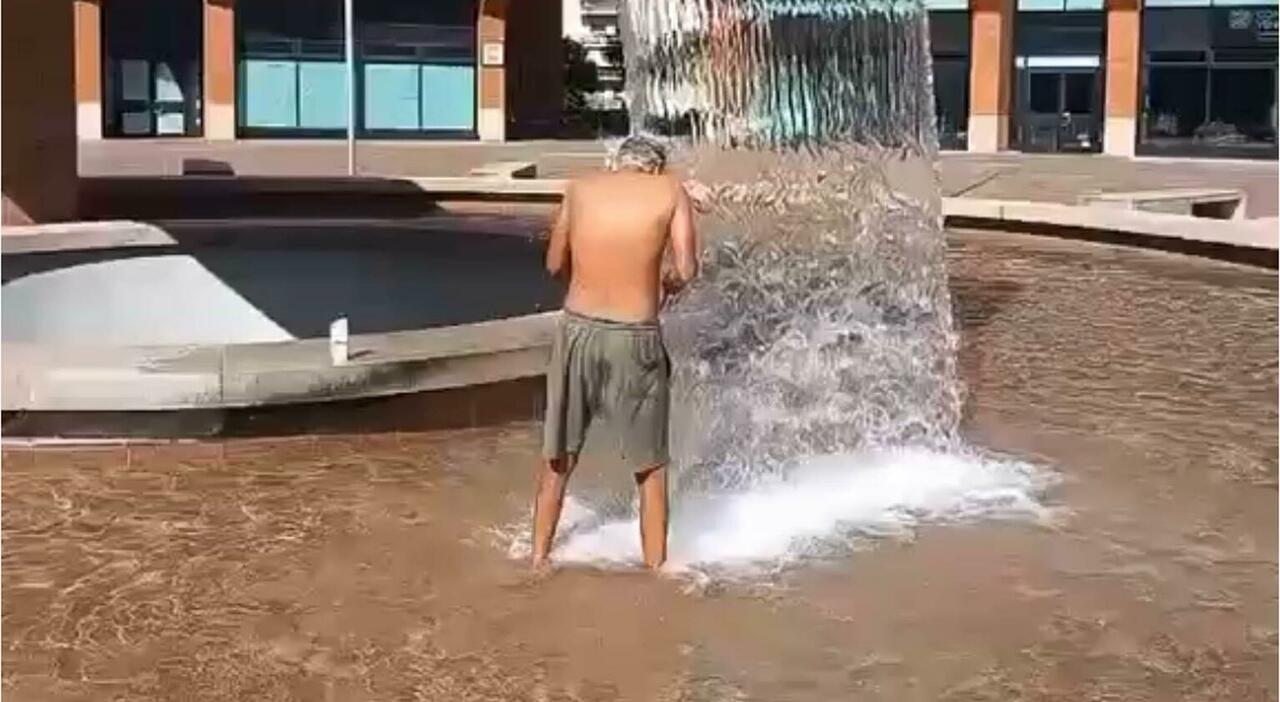 Fontana dell'Appiani utilizzata come doccia da richiedenti asilo, residenti segnalano disagio e tensioni