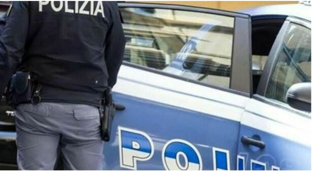 https://statics.cedscdn.it/photos/MED_HIGH/2026/09/02/9738723_02073731_accoltella_ex_foglie_fugge_figlio_roma_oggi.jpg