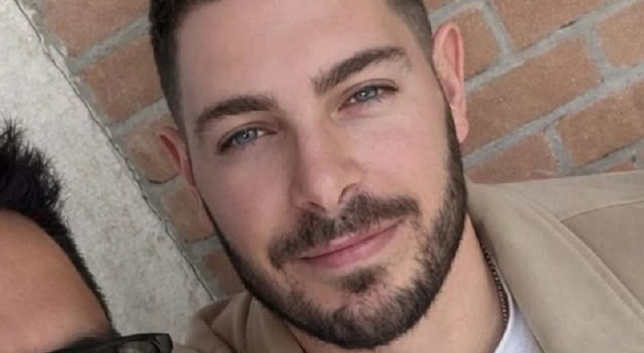 https://statics.cedscdn.it/photos/MED_HIGH/2026/09/02/9739358_02163455_andrea_caracciolo_trovato_morto_aggressione_rapina_braccialetto_elettronico_mestre.jpg