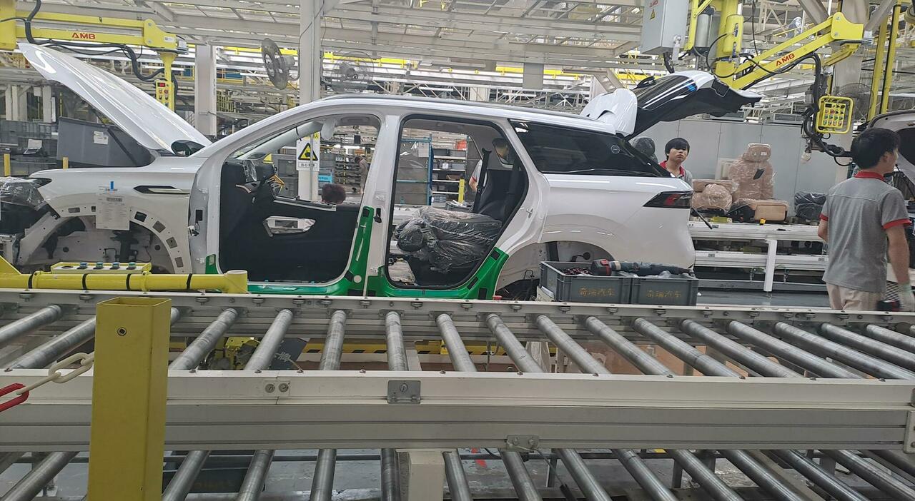Una fabbrica auto in Cina