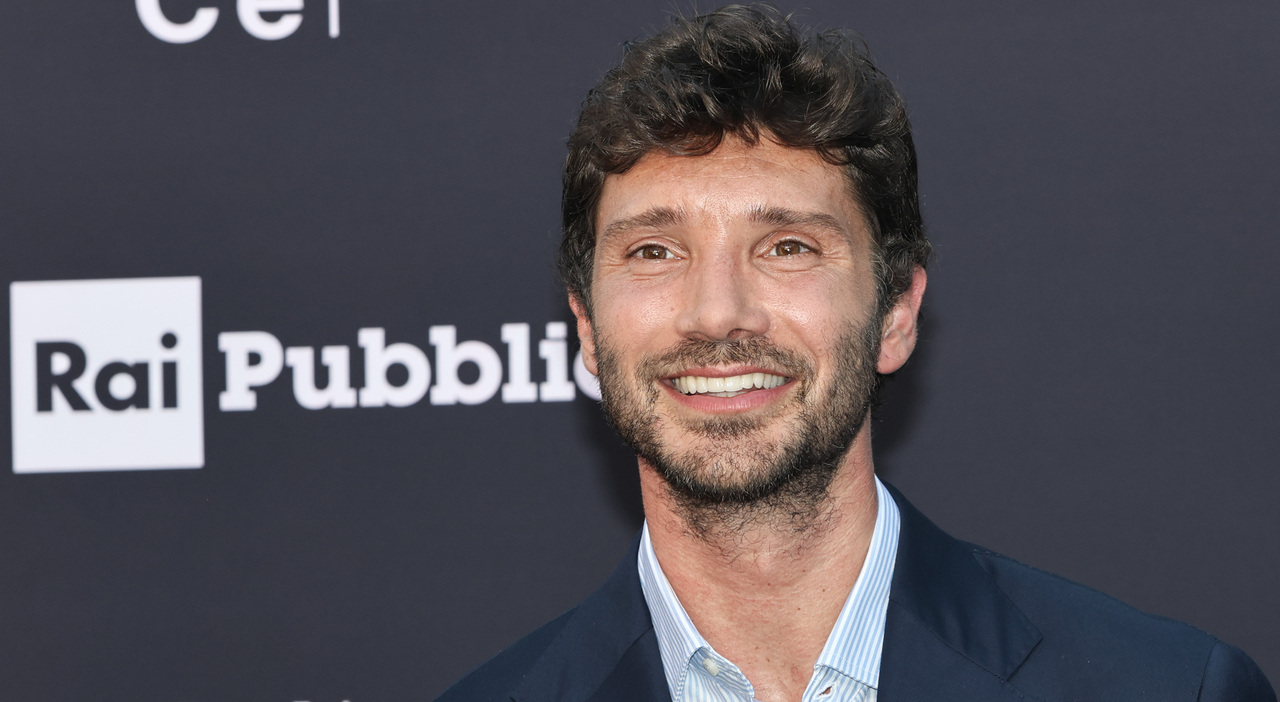 https://statics.cedscdn.it/photos/MED_HIGH/2026/09/03/9741363_03151848_stefano_de_martino_affari_tuoi_sanremo_maneskin_cosa_ha_detto.jpg