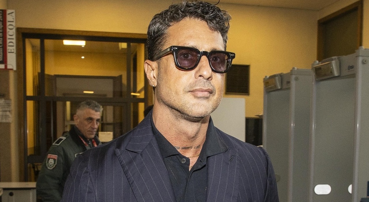 https://statics.cedscdn.it/photos/MED_HIGH/2026/09/05/9745082_05091802_fabrizio_corona_minacciato_soldi_carlos_chi_sono_aggressori.jpg