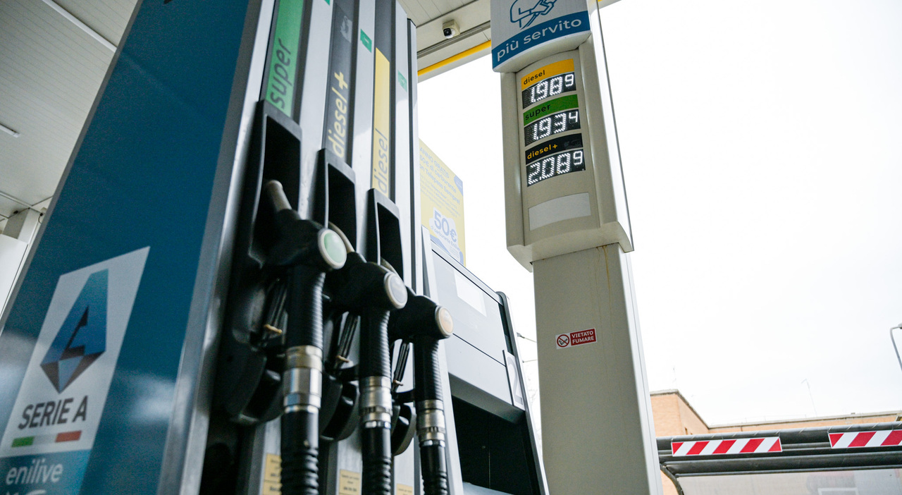https://statics.cedscdn.it/photos/MED_HIGH/2026/09/05/9745221_05112313_carburanti_prezzi_benzina_diesel_cosa_fa_governo_oggi.jpg