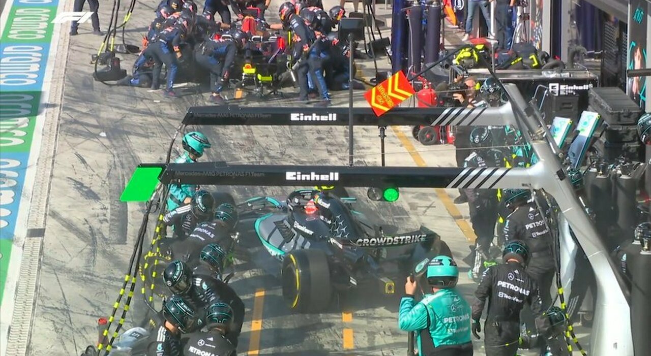 live gp monza diretta russell leader su piastri antonelli passa hamilton per il 3176 posto leclerc fuori a 240 km h da Ilmattino.it live gp monza diretta russell leader su piastri antonelli passa hamilton per il 3176 posto leclerc fuori a 240 km h