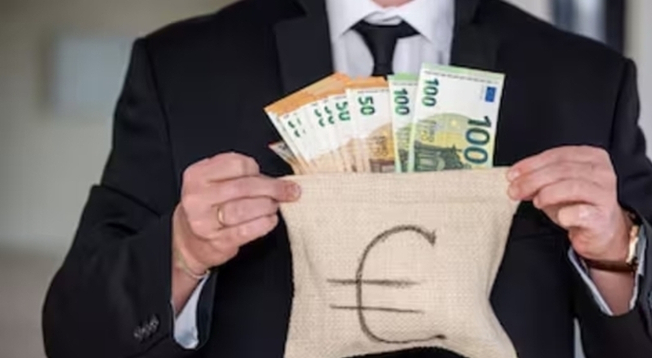 https://statics.cedscdn.it/photos/MED_HIGH/2026/09/06/9747469_06205221_riforma_assegno_sociale_2027_eta_pensionabile_limiti_reddito.jpg