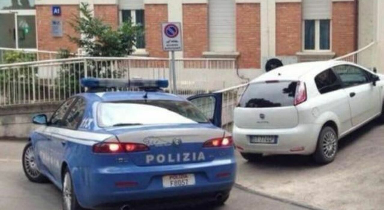 senigallia minaccia una coppia di ragazzini e li insegue col coltello vi uccido l uomo bloccato dalla polizia ma non 232 stato denunciato da Corriereadriatico.it senigallia minaccia una coppia di ragazzini e li insegue col coltello vi uccido l uomo bloccato dalla polizia ma non 232 stato denunciato
